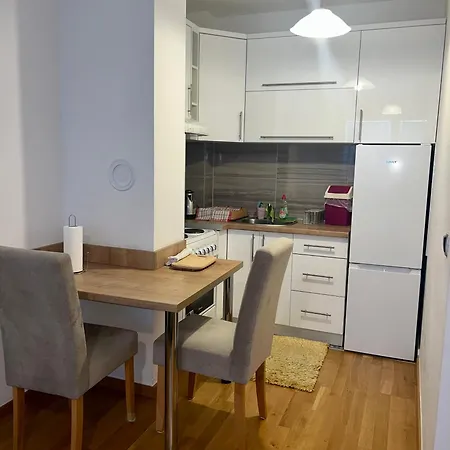 Bulevar Apartment *